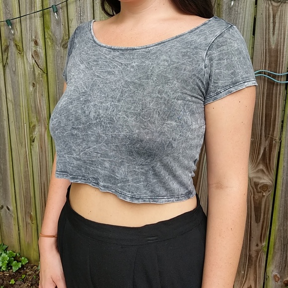 Soft Grey acid wash crop top tee - Picture 4 of 6